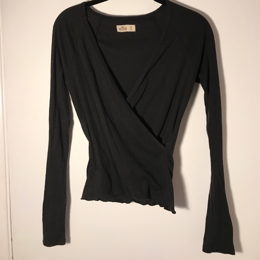 Crop Vneck black tshirt
