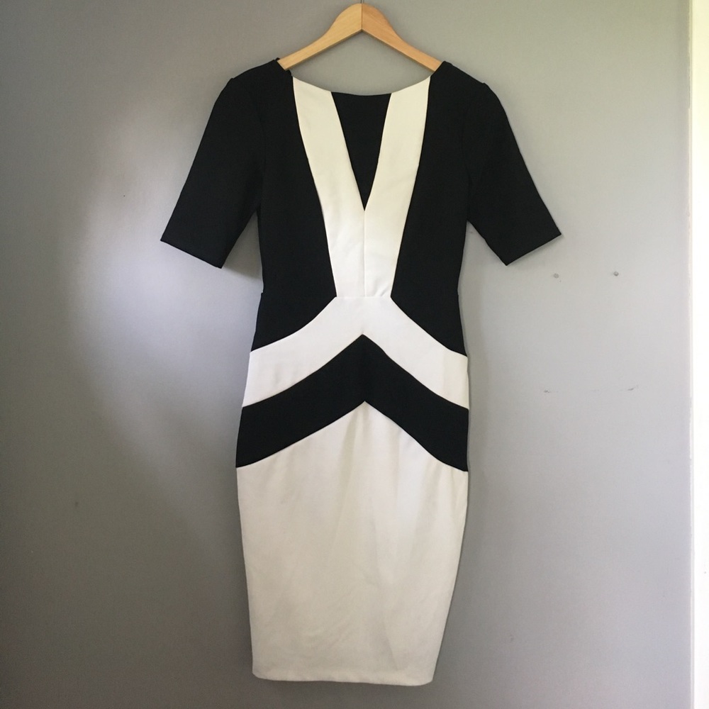 BRAND NEW fitted black&white BISOU minidress