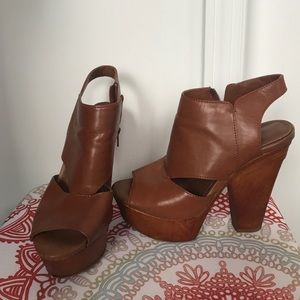 Gianni Bini chunky wood heels