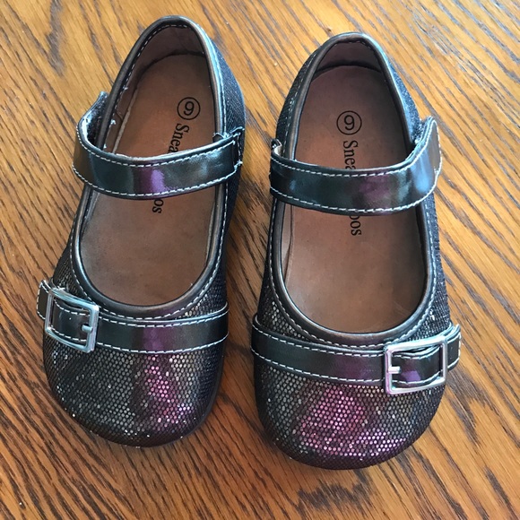 Shoes - Picture 2 of 2