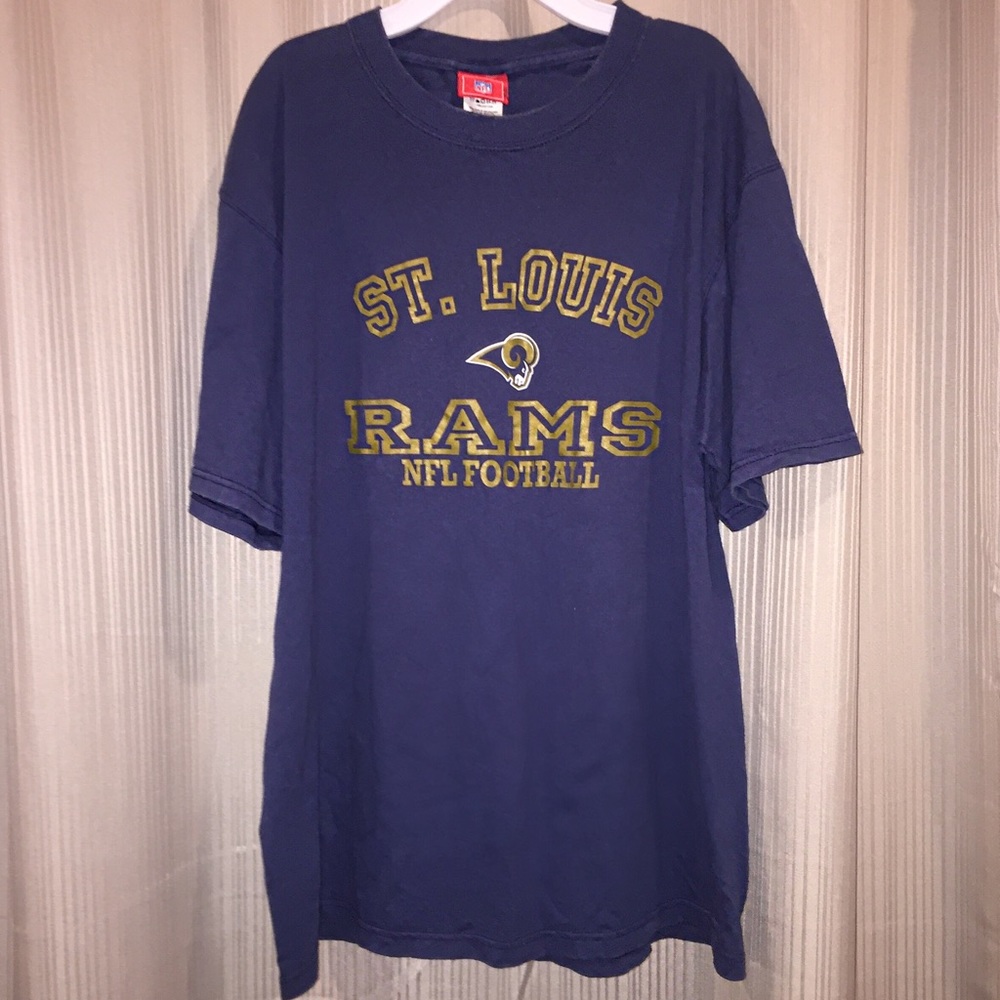 Men's size Large STL Rams t-shirt