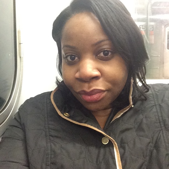 Meet your Posher, Cassandra - Picture 1 of 1