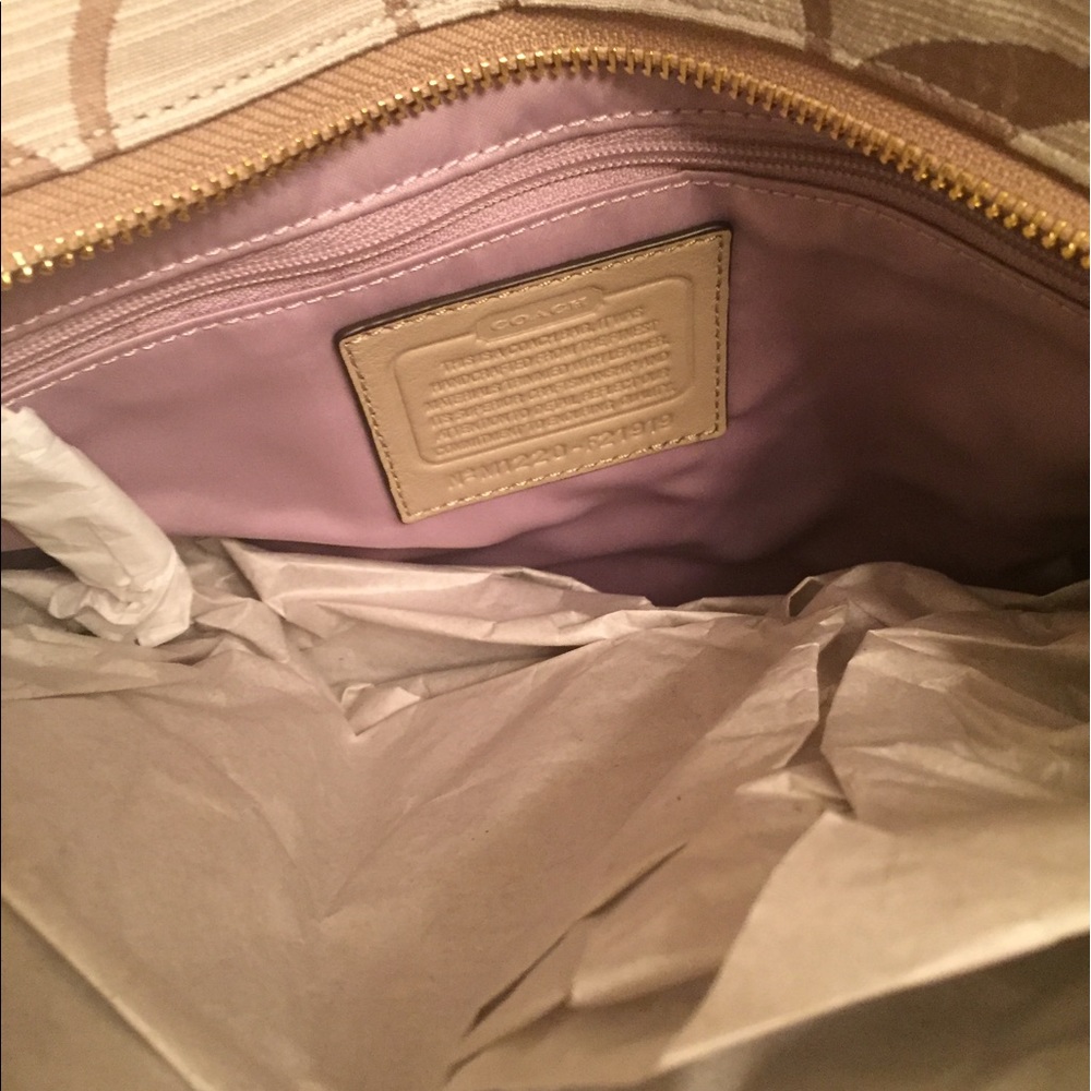 Coach purse - Picture 8 of 8
