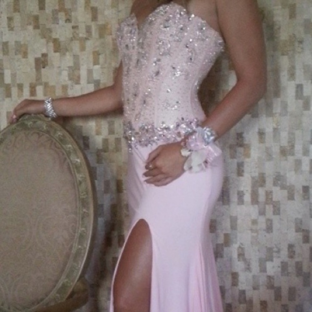 Prom dresses - Picture 3 of 3