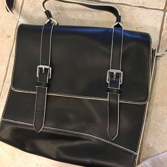 Vince Camuto crossbody - Picture 2 of 3