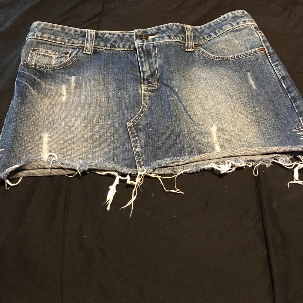 🌴Distressed Denim mini skirt🌴