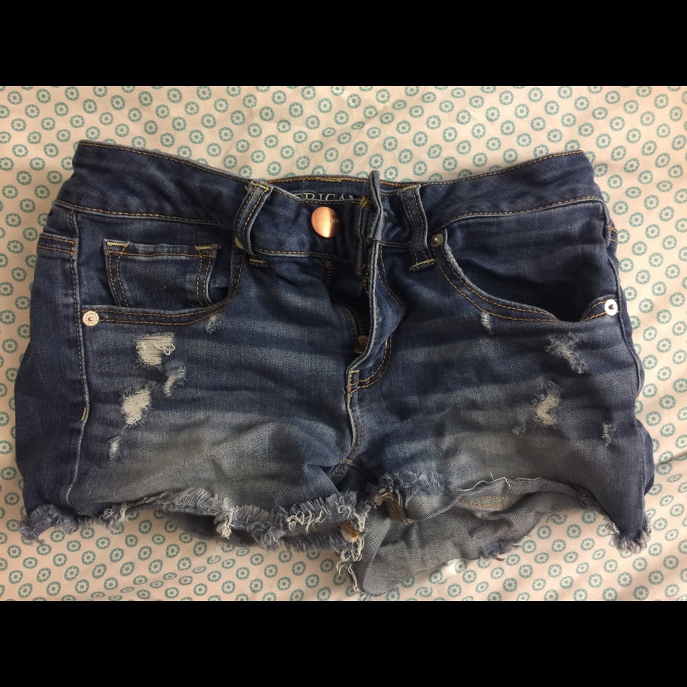 AEO SUPER STRETCHY JEAN SHORT SHORTS!