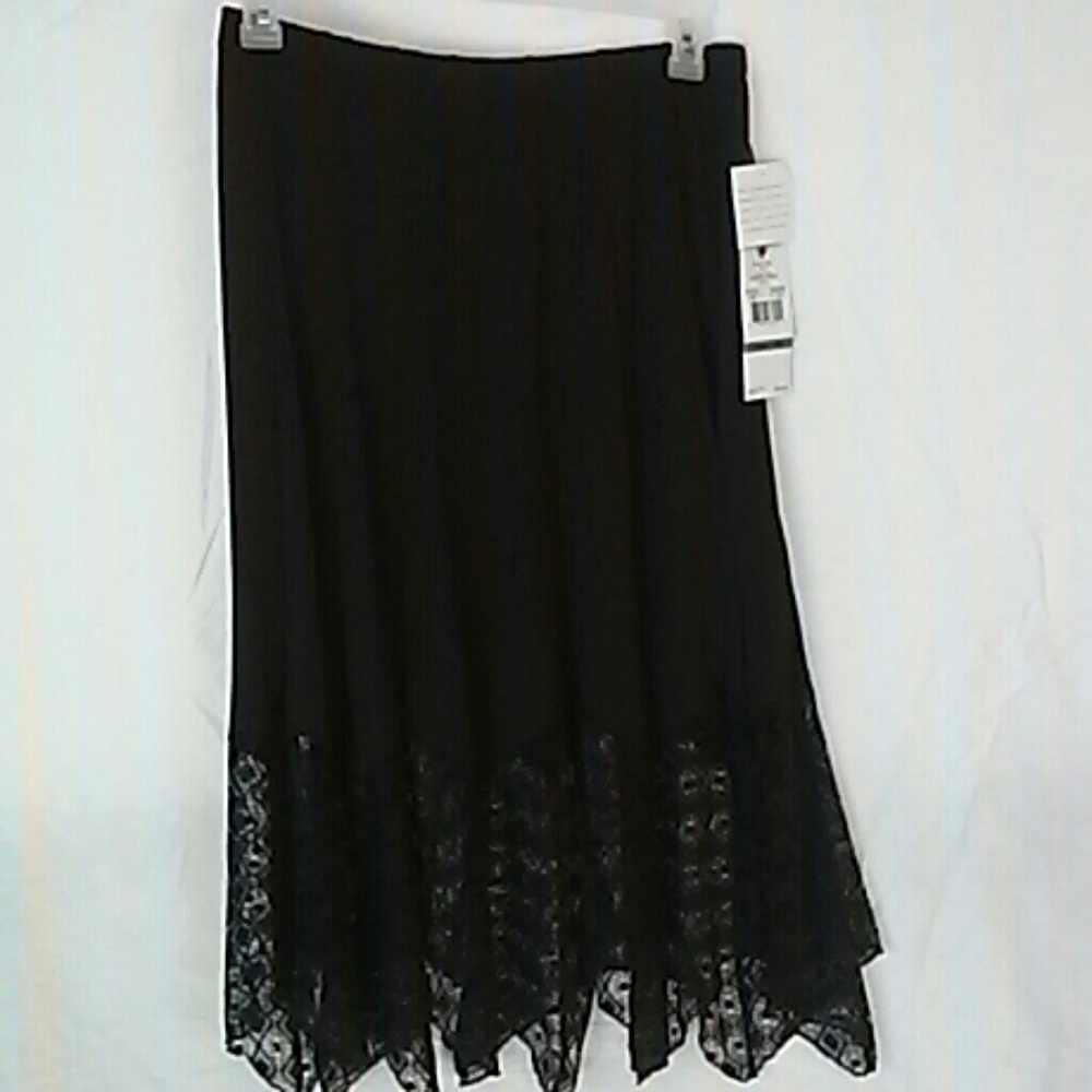 Black flowy skirt with lace detail