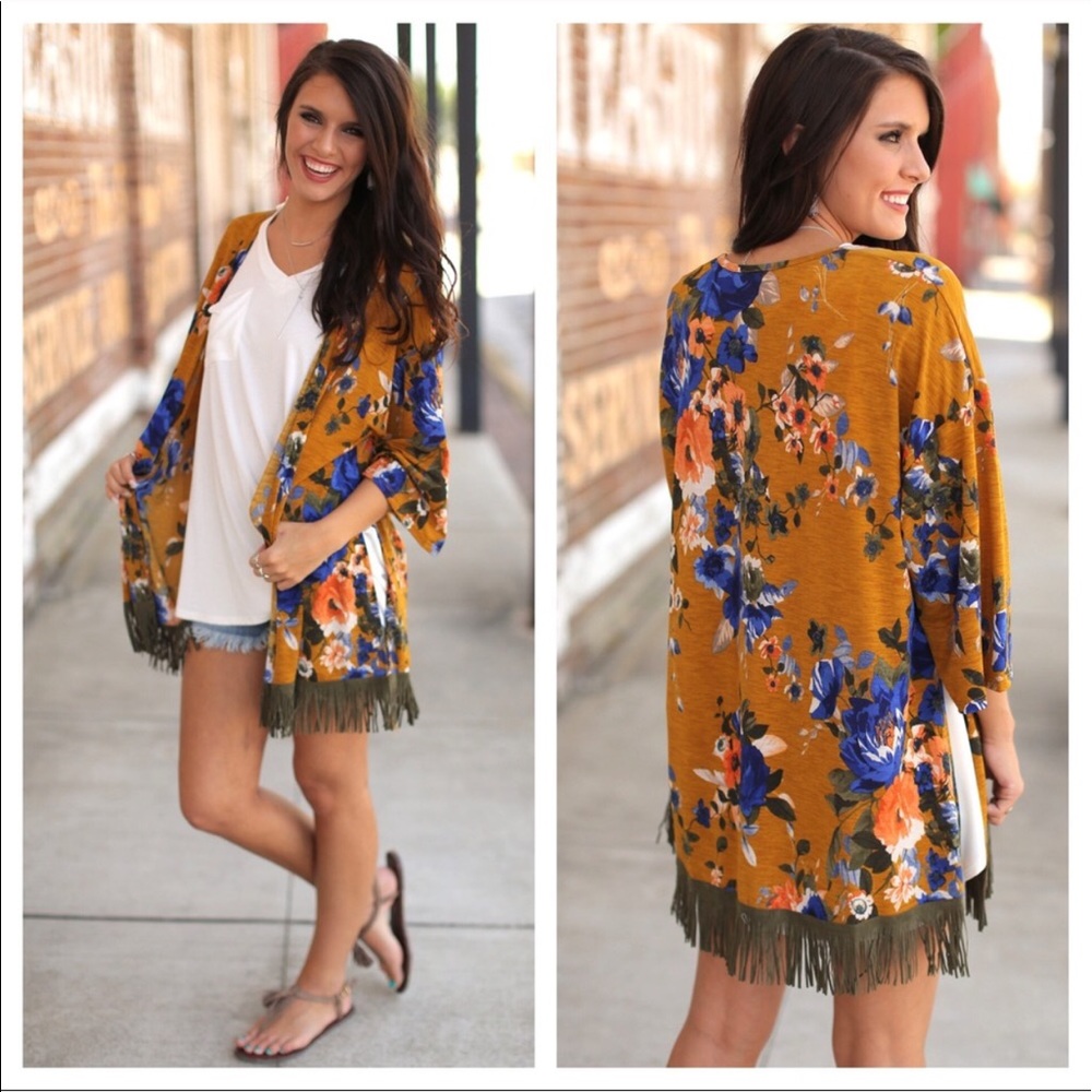 🎉🎉 Boho Chic Fringed Kimono