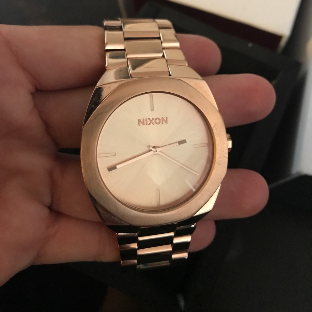 Nixon watch