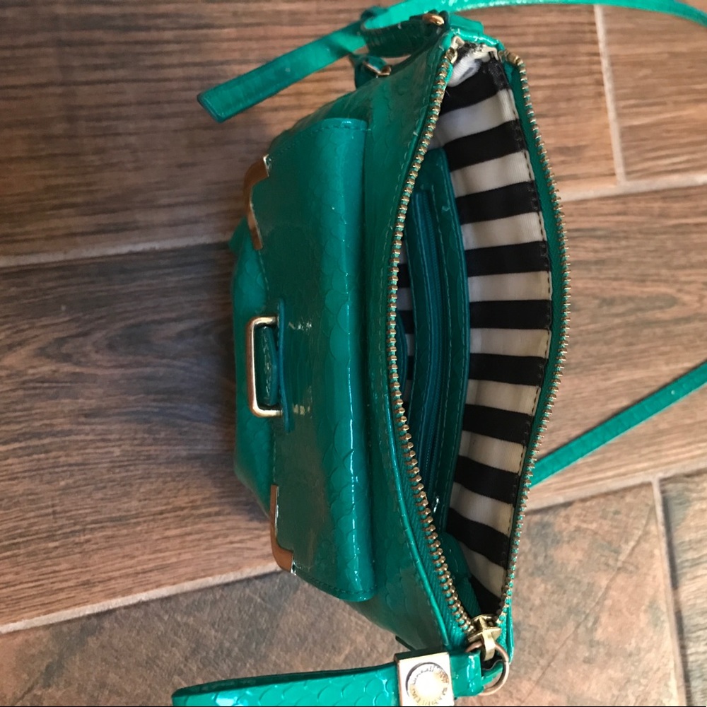 Gianni Bini Green Crossbody Purse