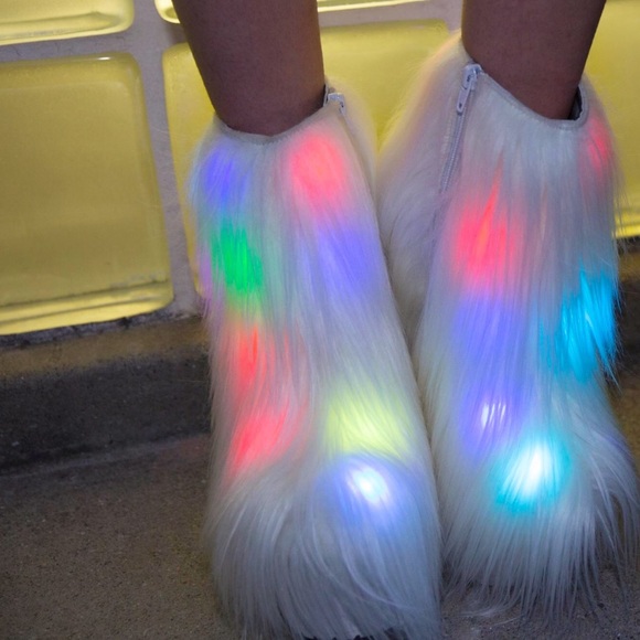 Dolls Kill Shoes - DOLLS KILL/ CURRENT MOOD FLUFFER BOOTS & FUZZY BAG