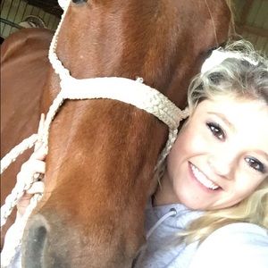 Meet your Posher, Kenzie