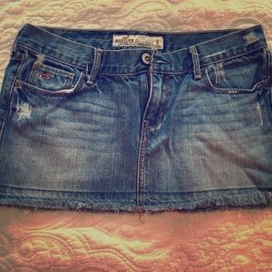 Hollister mini skirt