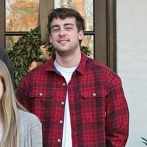 Meet your Posher, Jett