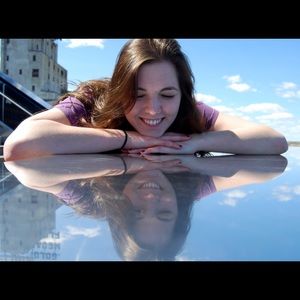 Meet your Posher, Elizabeth