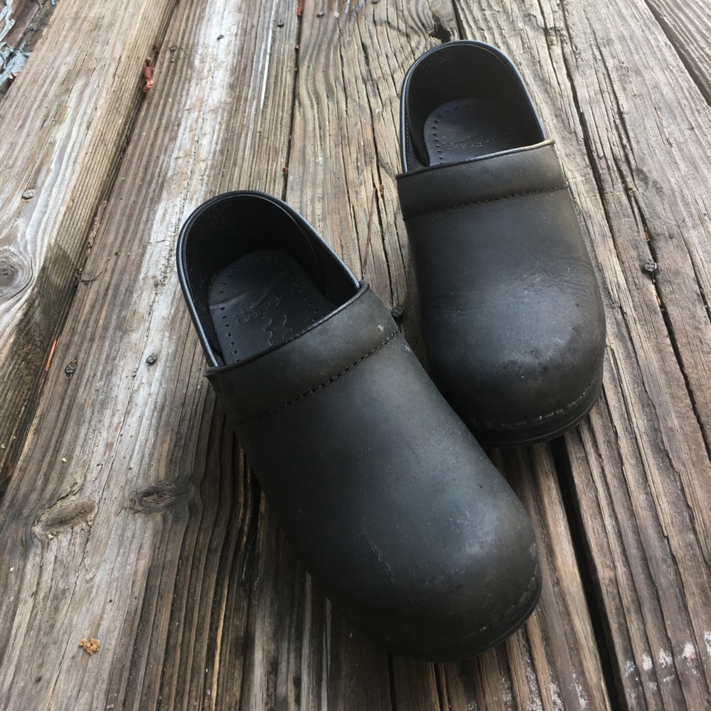 Dansko black oiled leather clog size 35