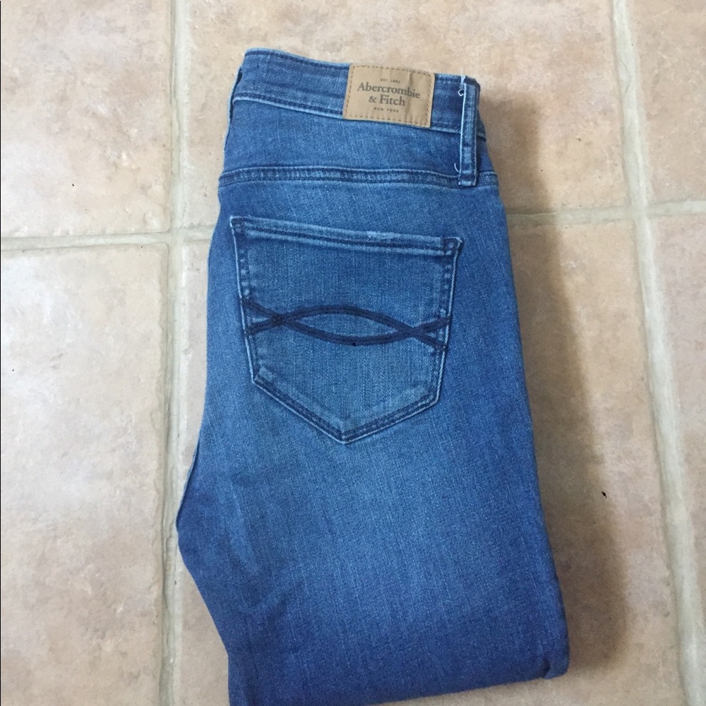 Abercrombie & Fitch high-waisted jeans