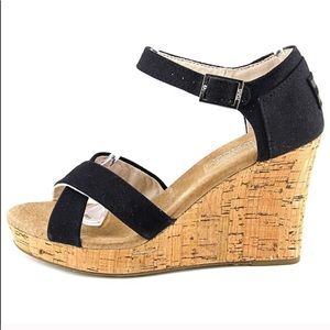 NWOT Toms wedges **reposh**