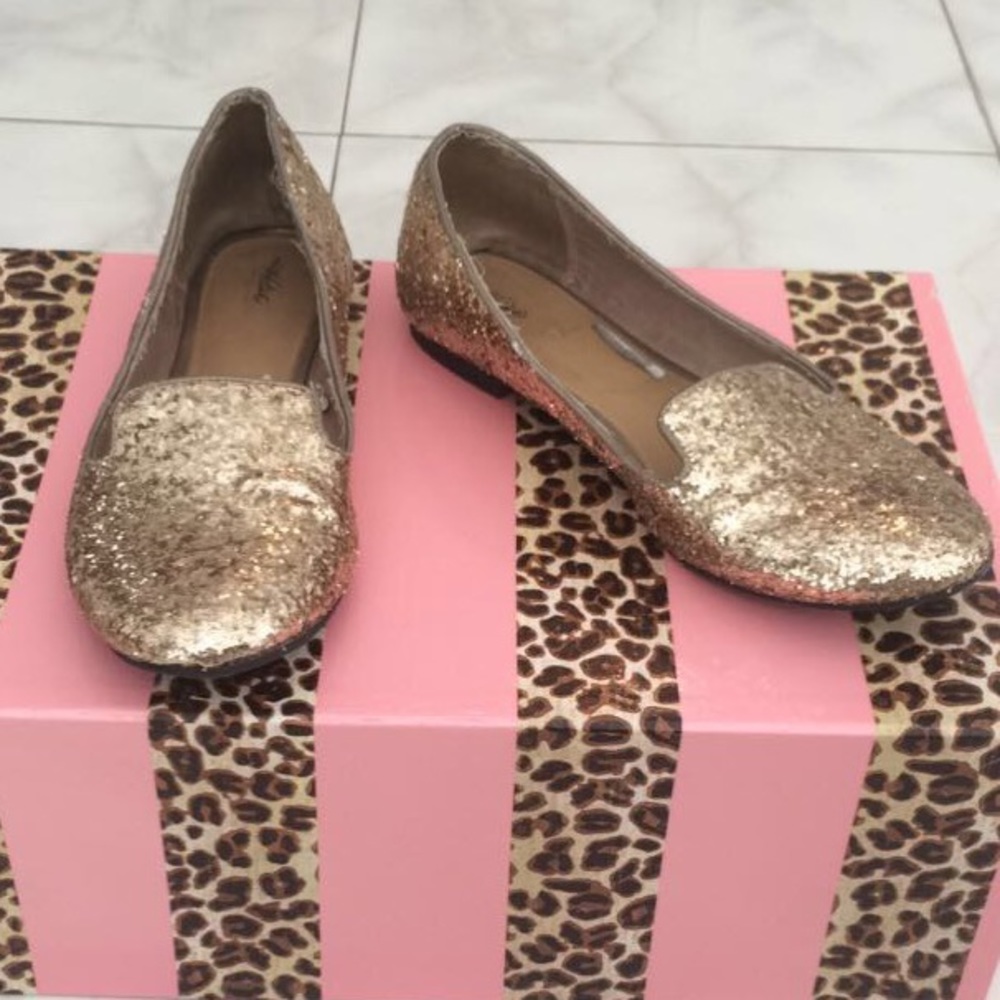 Sparkly gold glitter flats.