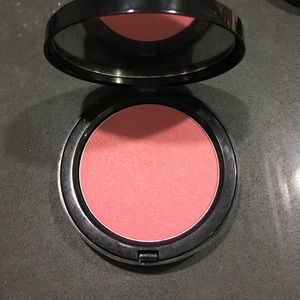 Bobbi Brown Illuminating Bronzing Powder Maui 3