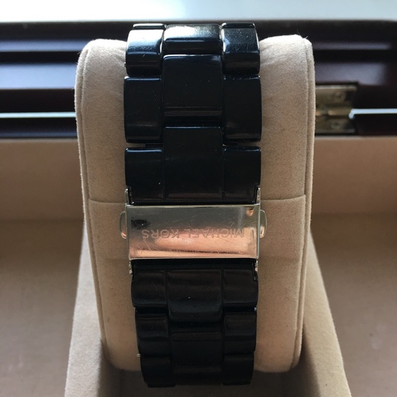 Michael Kors Watch - Picture 2 of 2