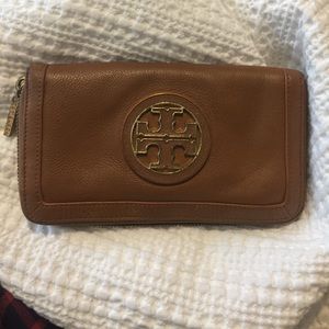 Tory Burch wallet