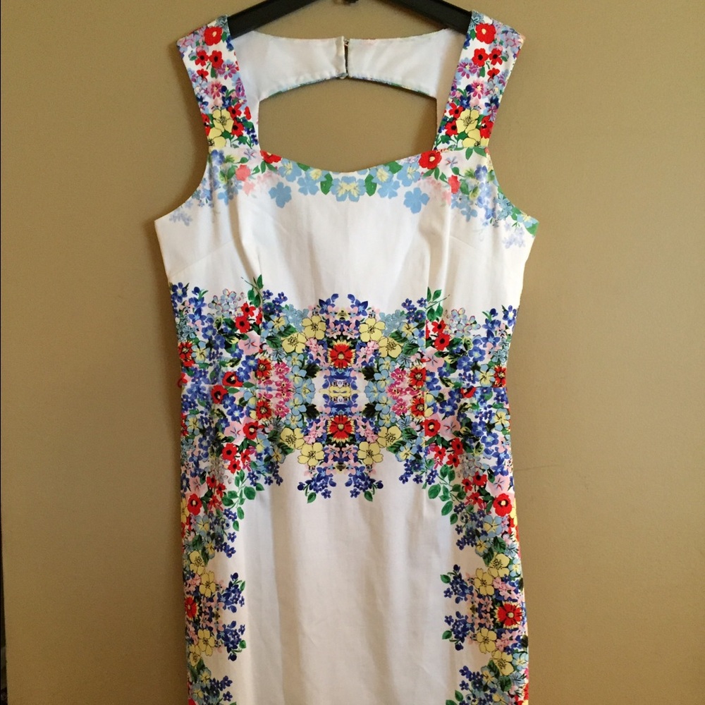 Bundles of 3, 30% off! Gorgeous spring dress