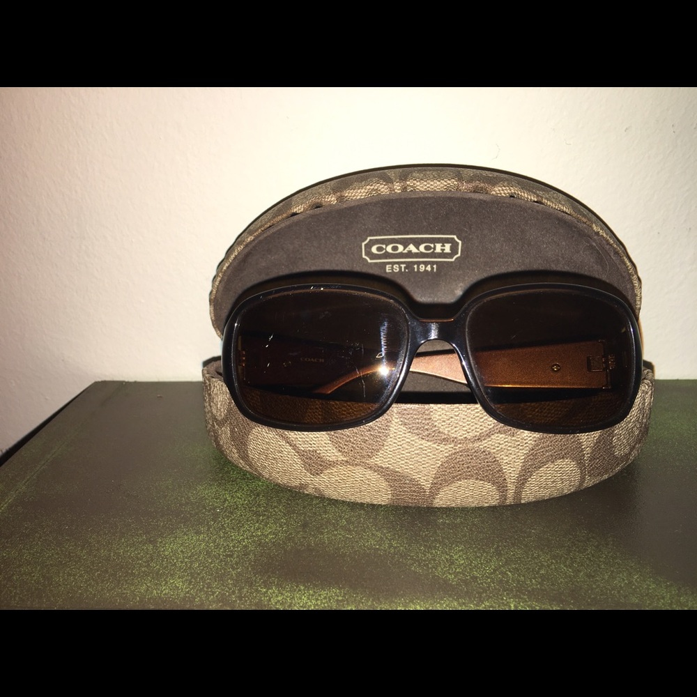 Coach Sunglasses in nice condition case Not incl