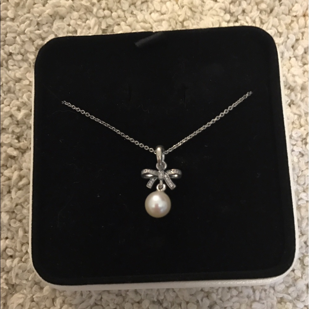 Pandora Sterling Silver Bow necklace with Pearl