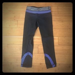 Black blue grey Lululemon Capris