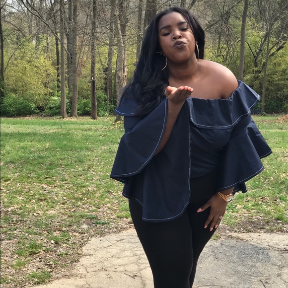 Woman's Clothing - Picture 2 of 3