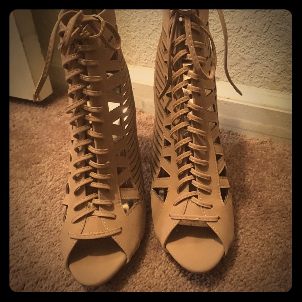 Heels - Picture 2 of 2