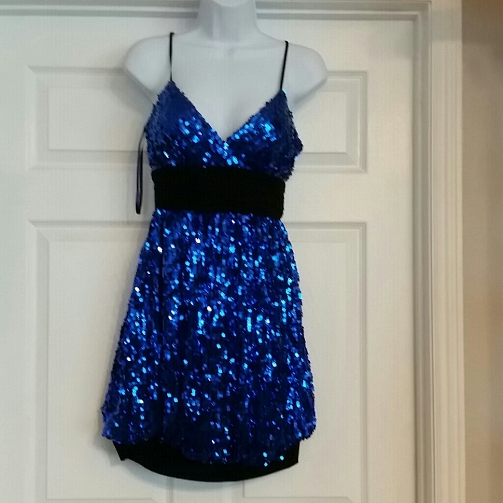 Jessica designs Size 7 prom, homecoming dress