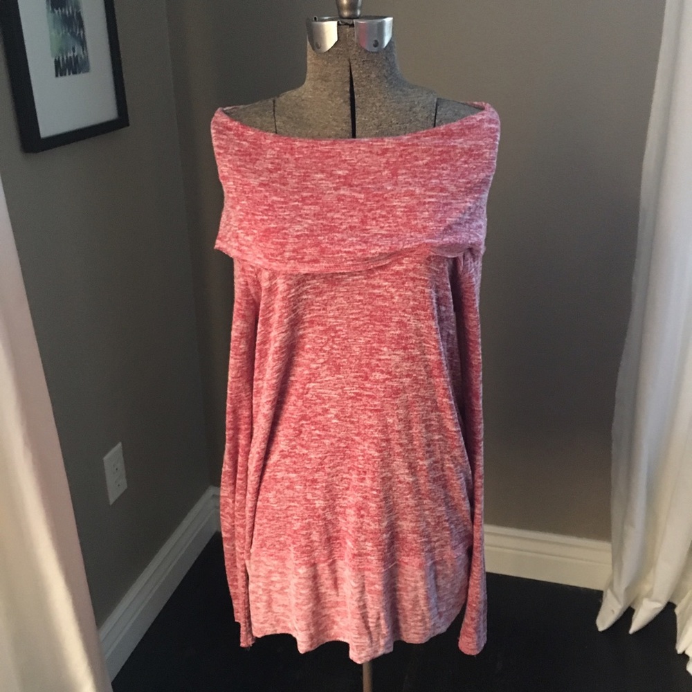 Sung light by la vide.  heathered off shoulder top