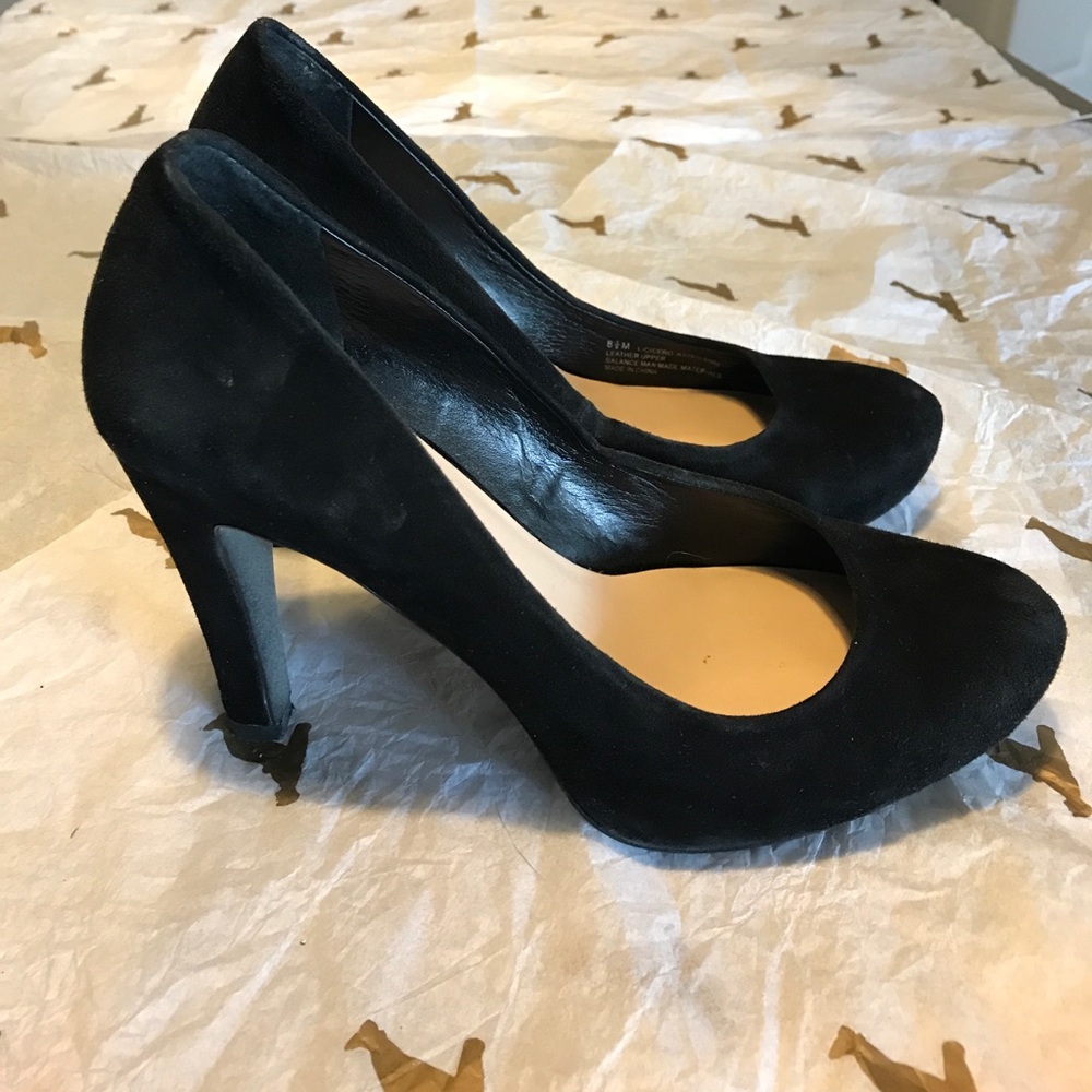 Franco Sarto black leather pumps