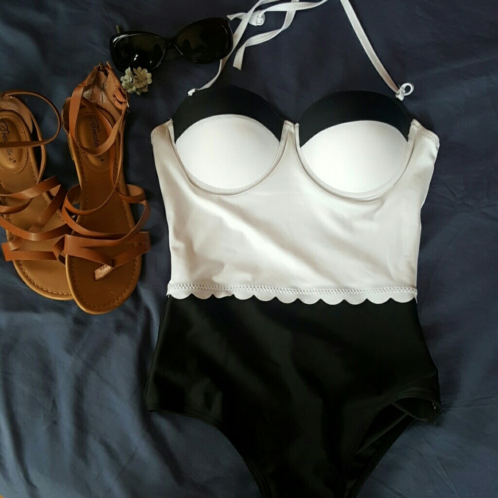 Black and white One peice swim suit