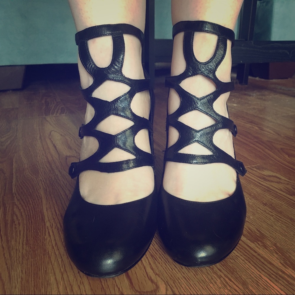 🏚💵  👠 Sophia Kokosalaki heels!