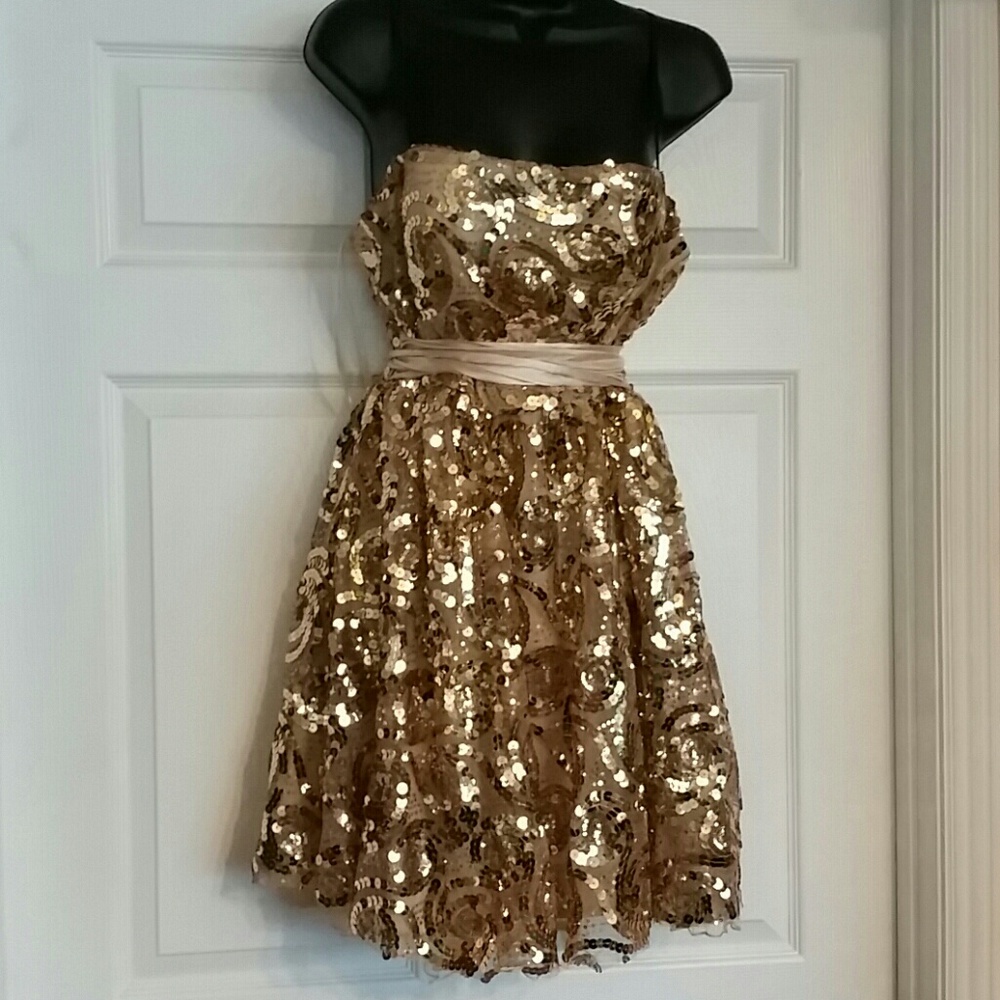 Jessica designs Size 11 prom or homecoming dress