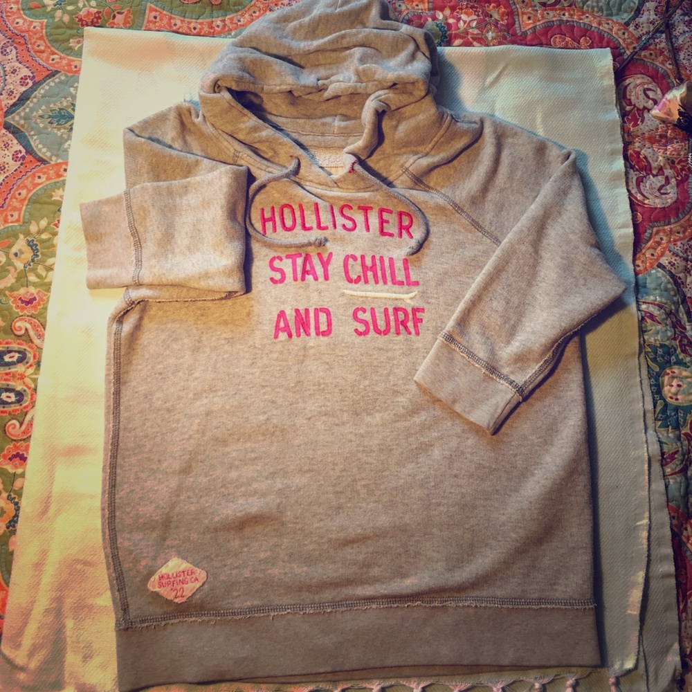 Hollister 3/4 sleeve very soft and stretchy hoodie