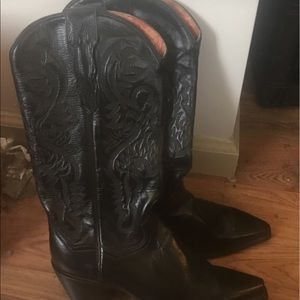 dam post cowboy boots. worn once. size 8.