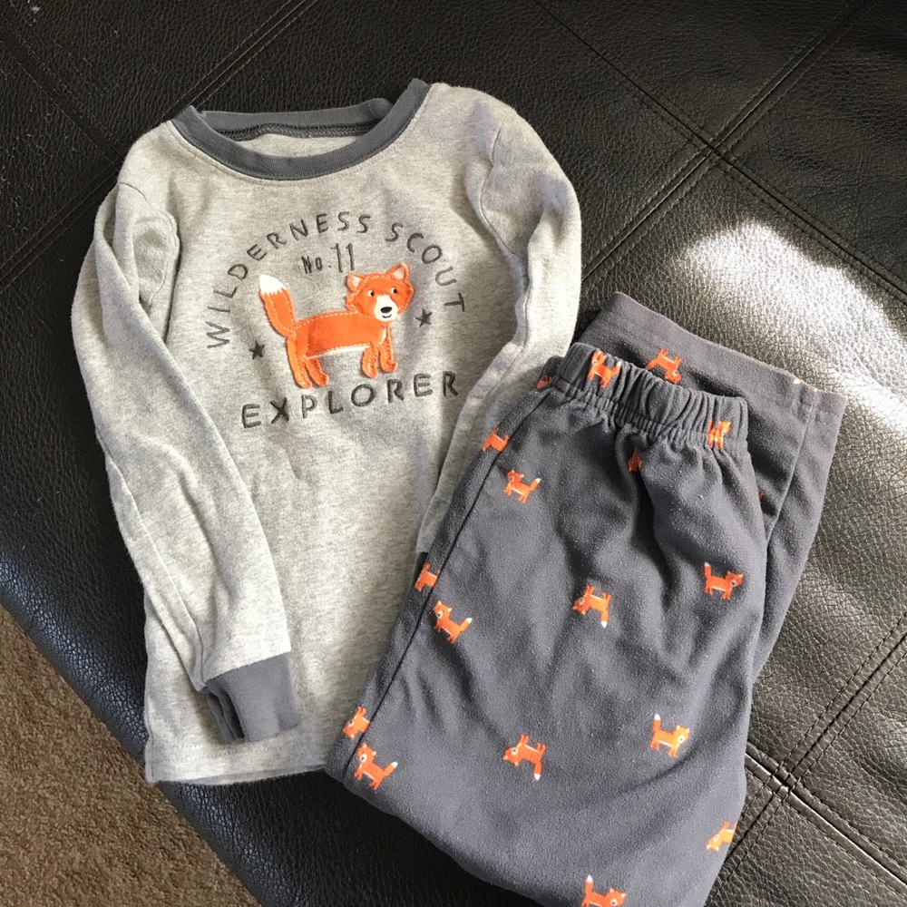 4T pajamas 🌟 (Bundles 2/$10)🌟