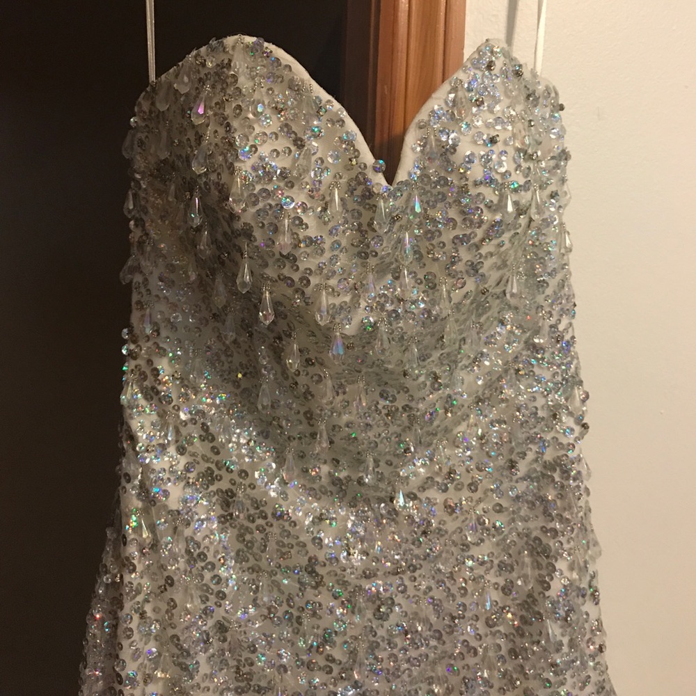 Prom dress - Picture 2 of 3