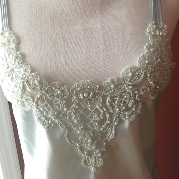 Price drop‼️ firm price. La Fiori night slip - Picture 2 of 5