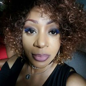 Meet your Posher, Lydie