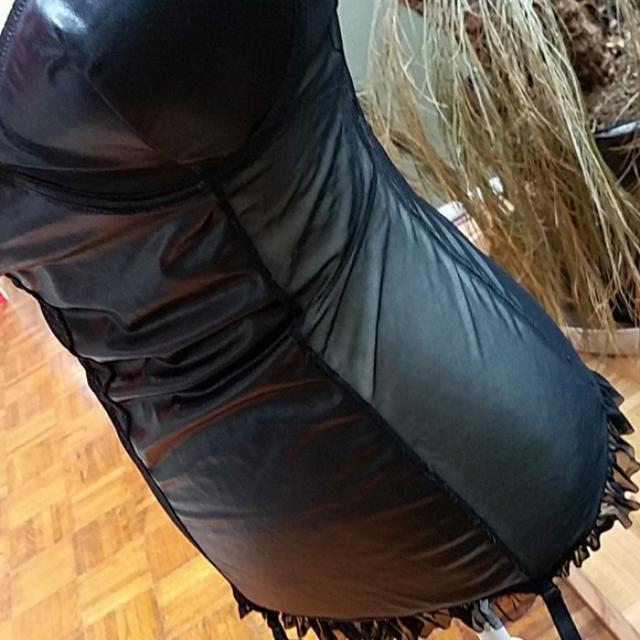 Lingerie - Picture 2 of 8