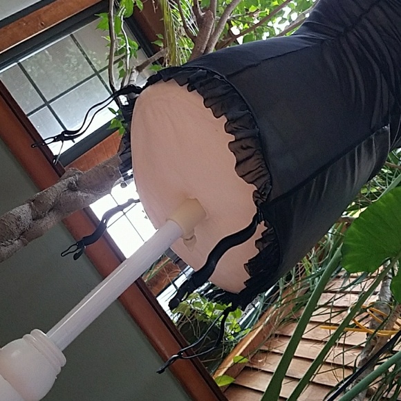 Lingerie - Picture 3 of 8