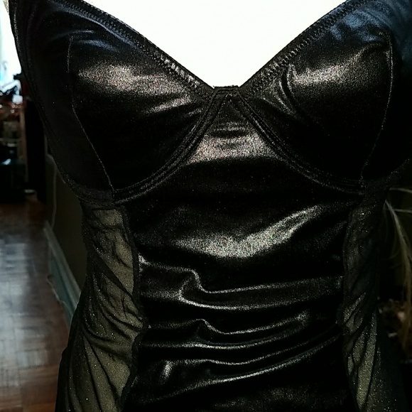 Lingerie - Picture 6 of 8