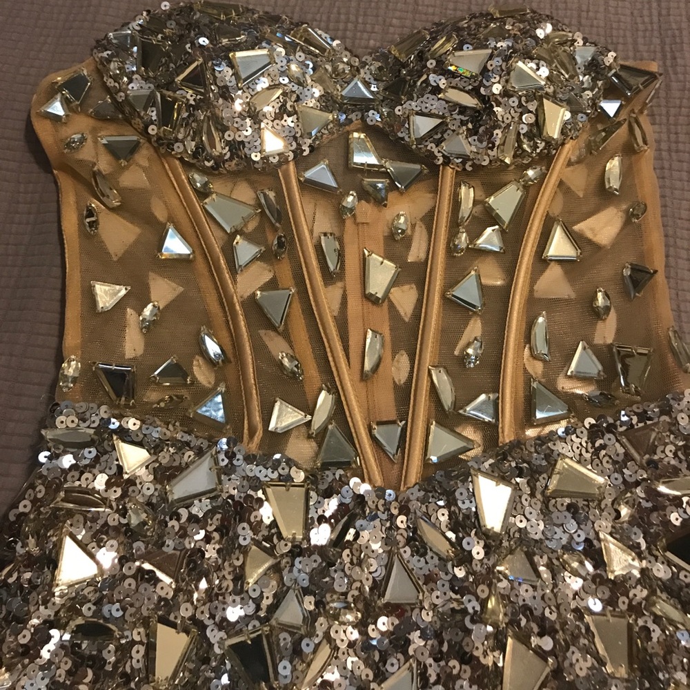 Dress - Picture 2 of 3