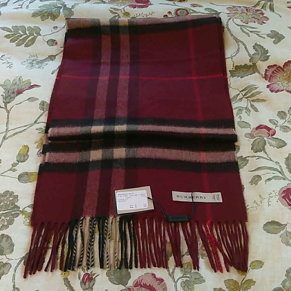SOLD🌷Burberry  Giant Check Cashmere scarf